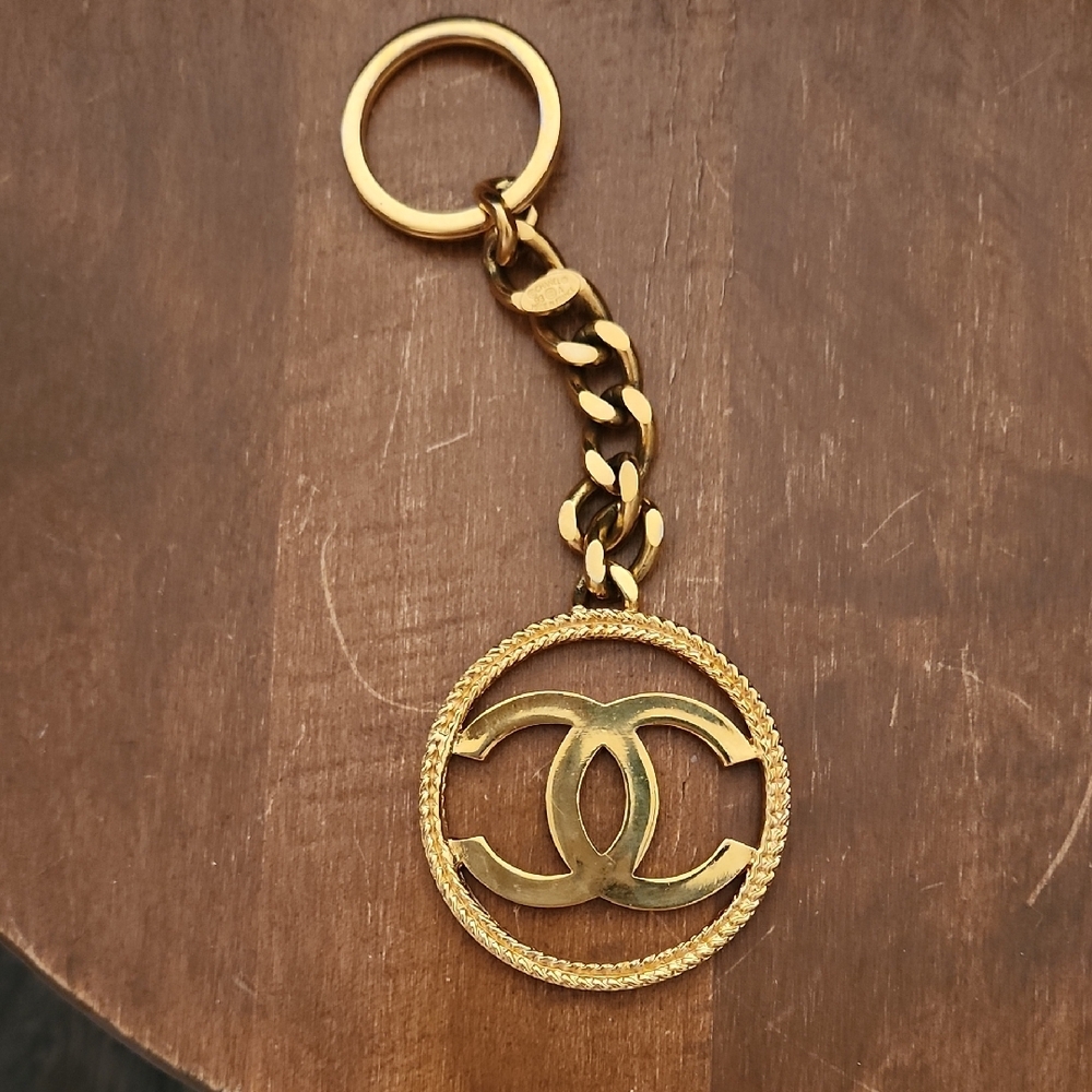 VINTAGE CHANEL Early 90's Vintage Gold Jumbo CC Keychain/Bag Charm ULTRA RARE!